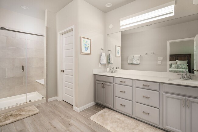 Foto del edificio - 9810 Falling Fern Ln