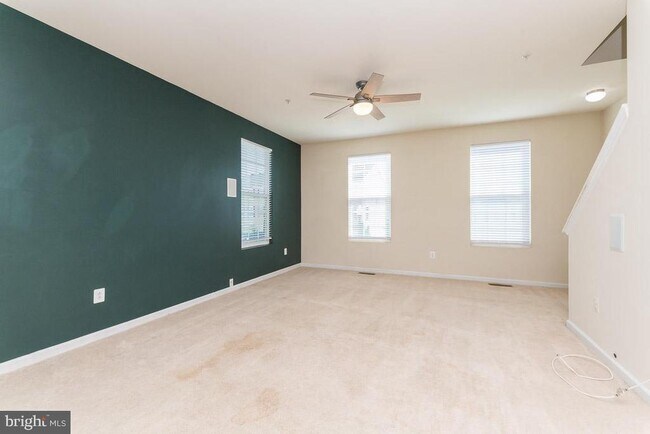 Foto del edificio - 7706 Timbercross Ln