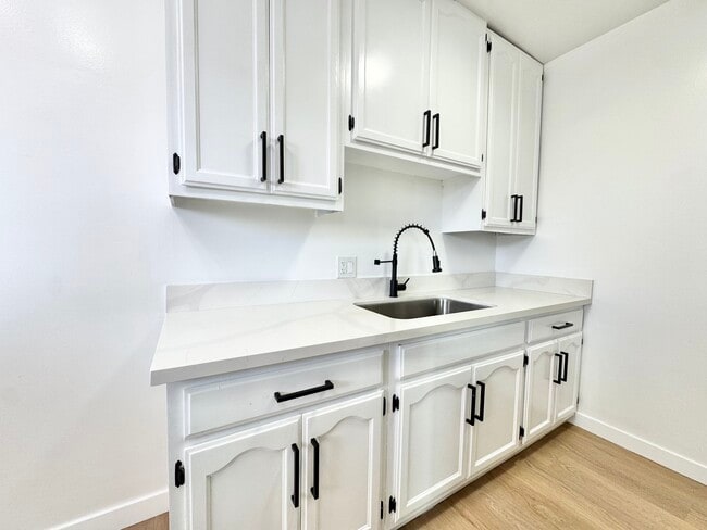 Foto del edificio - 252 W Elm Ave