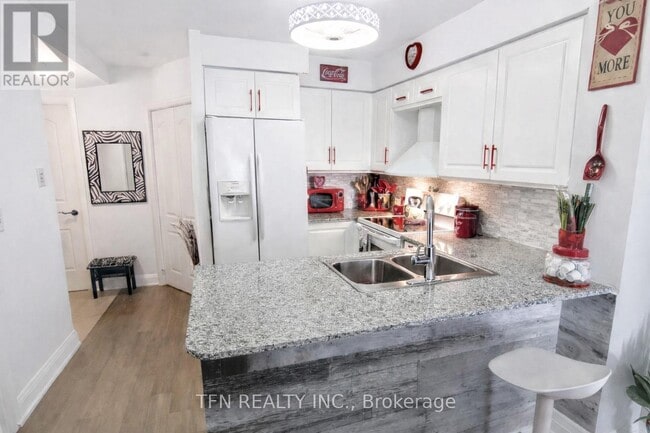 Building Photo - 30 N Park Rd