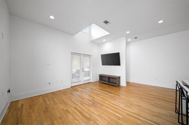 Foto del edificio - 655 McGruder St NE