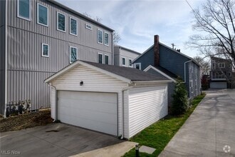 Building Photo - 2471 Tremont Ave