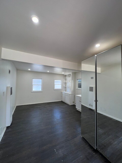 #Una vista de estudio en - 1254 14th St