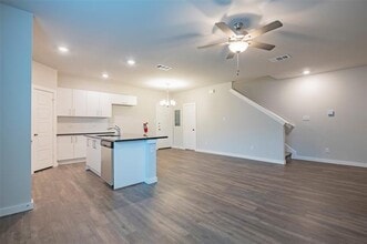 Building Photo - 653 Wheatfield Dr