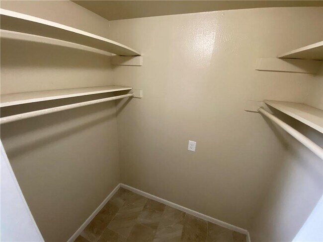 Building Photo - 2402 Rio Grande St