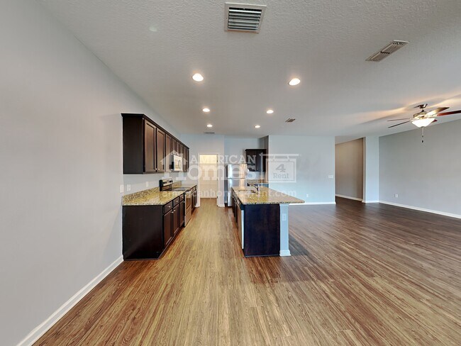 Foto del edificio - 4890 St James Lane