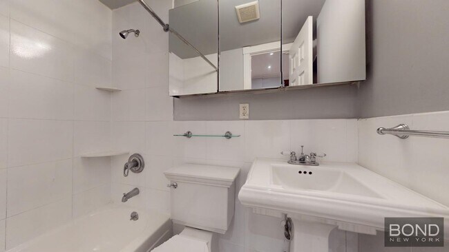 Foto del edificio - 416 E 13th St