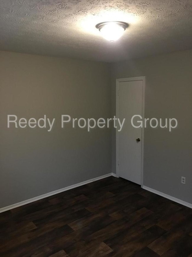 2 Bed 1 Bath Duplex Near Cherrydale UNIT 9 House Rental in