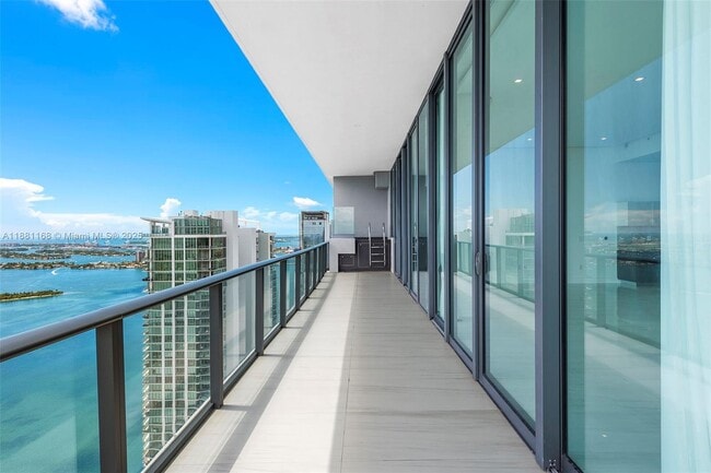 Foto del edificio - 480 NE 31st St