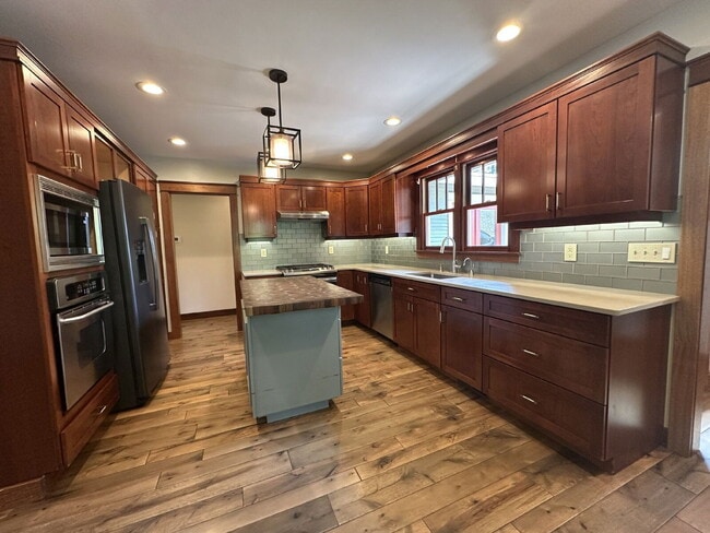 Foto del edificio - 607 NW Federal St