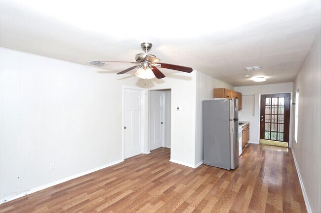Building Photo - 3004 Musser St