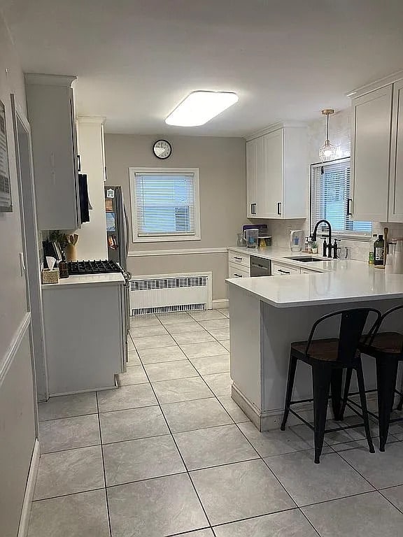 Building Photo - Spacious 2,511 square foot Colonial with b...