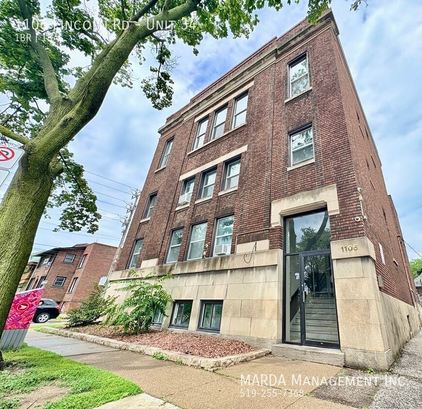 Primary Photo - CHARMING 1 BED 1 BATH - PLUS HYDRO - OPTIONAL INTERNET FOR $45/MO