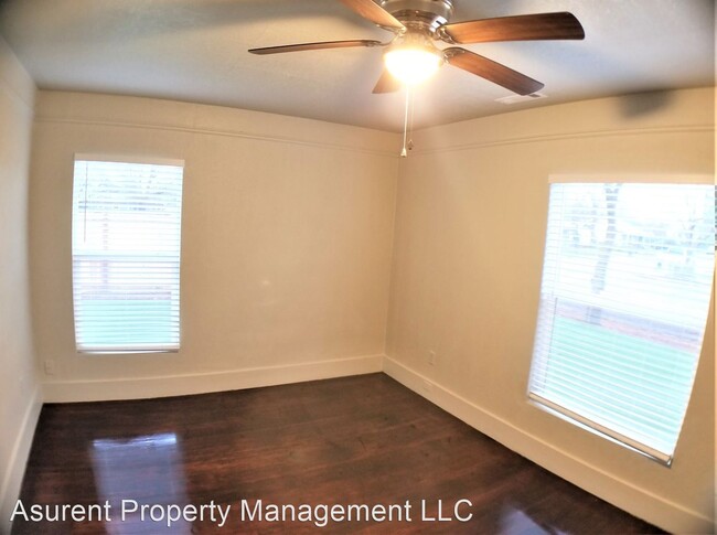 Building Photo - 3 br, 1 bath House - 545 Oak St