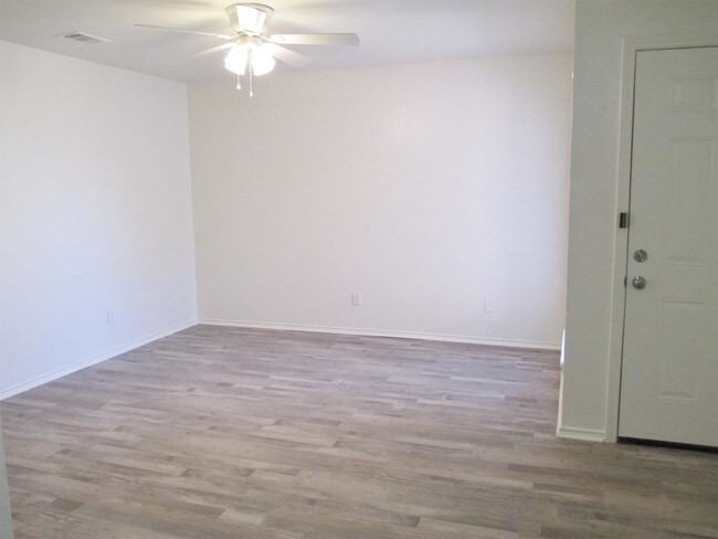 Building Photo - 10251 Maverick Dr