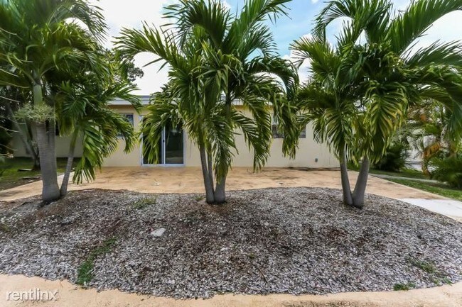 Foto del edificio - 4 br, 2 bath House - 405 S Loxahatchee Dr