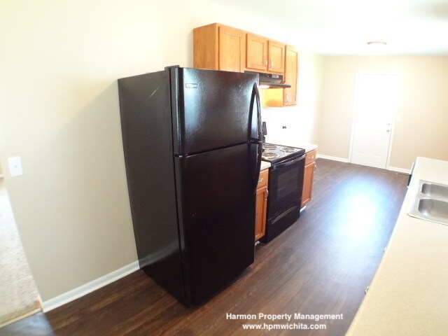 Building Photo - Three Bedroom One Bathroom Single Family H...