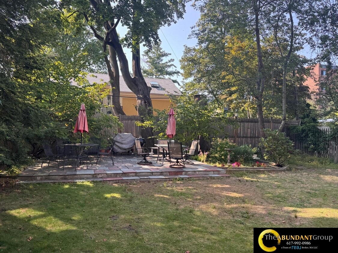 Primary Photo - 1 Dana St