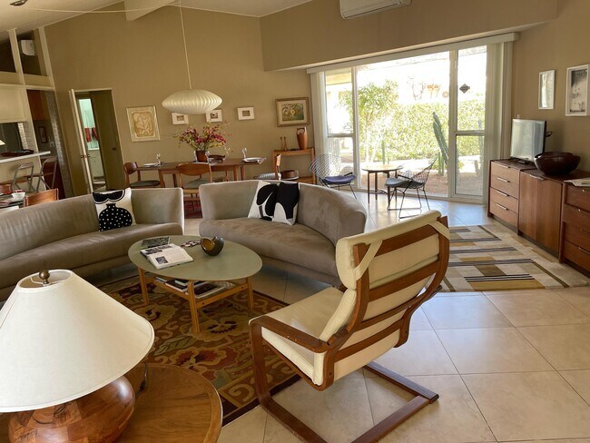 Building Photo - 37800 Da Vall Dr