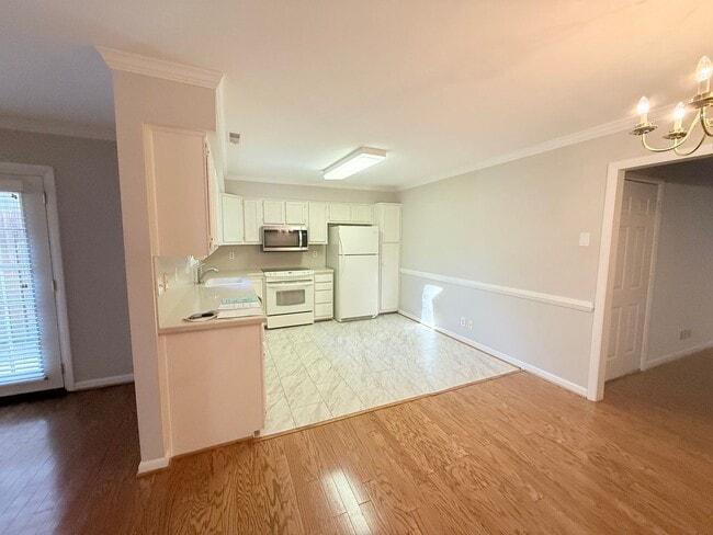 Building Photo - One Level 2 Bedroom, 2 Bath Condo in SW City