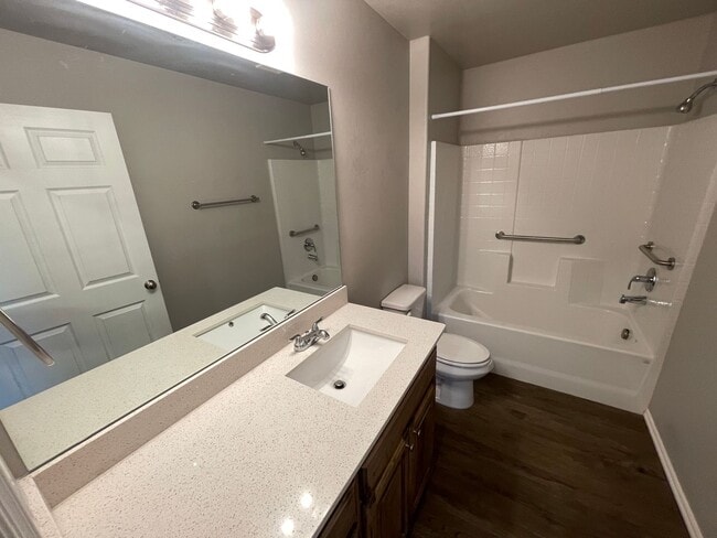 Building Photo - 55+ Community! 2 bedrooms, 2 full bathrooms, stainless appliances, quiet safe community for ages ...