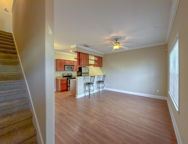 Building Photo - 1937 Bloomington Ave