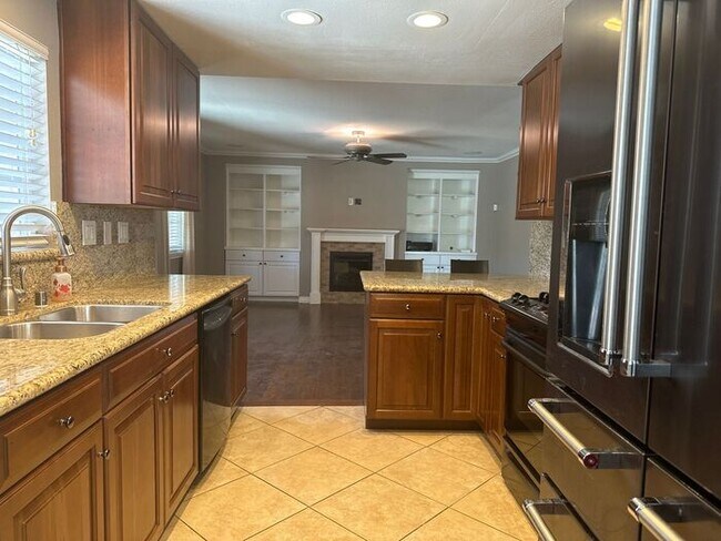 Building Photo - Nestled in beautiful hills of Castaic Abou...