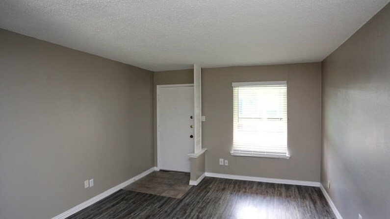 Building Photo - 5601 Birchman Ave