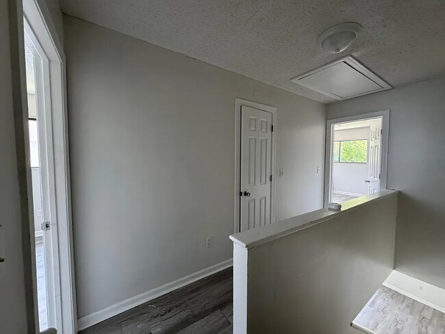 Foto del edificio - 4807 Little River Rd