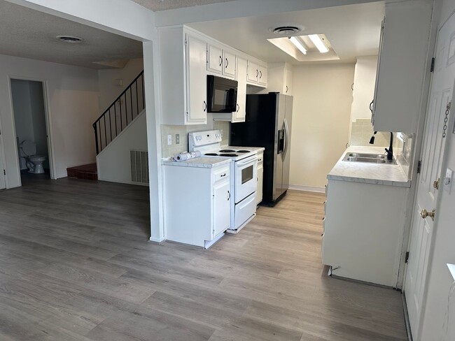 Building Photo - 2 Bedroom condo in SLO for rent