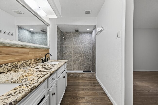 Building Photo - 6102 Crakston St