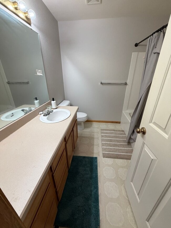 Building Photo - Fully Furnished West end townhome