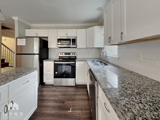 Foto del edificio - 5037 Huntingcreek Dr