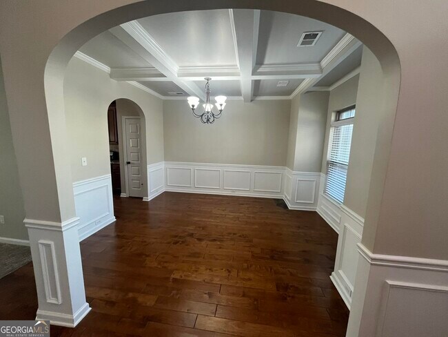 Building Photo - 430 Sylvan Loop