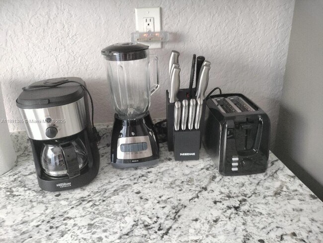 Foto del edificio - 3161 NW 4th St