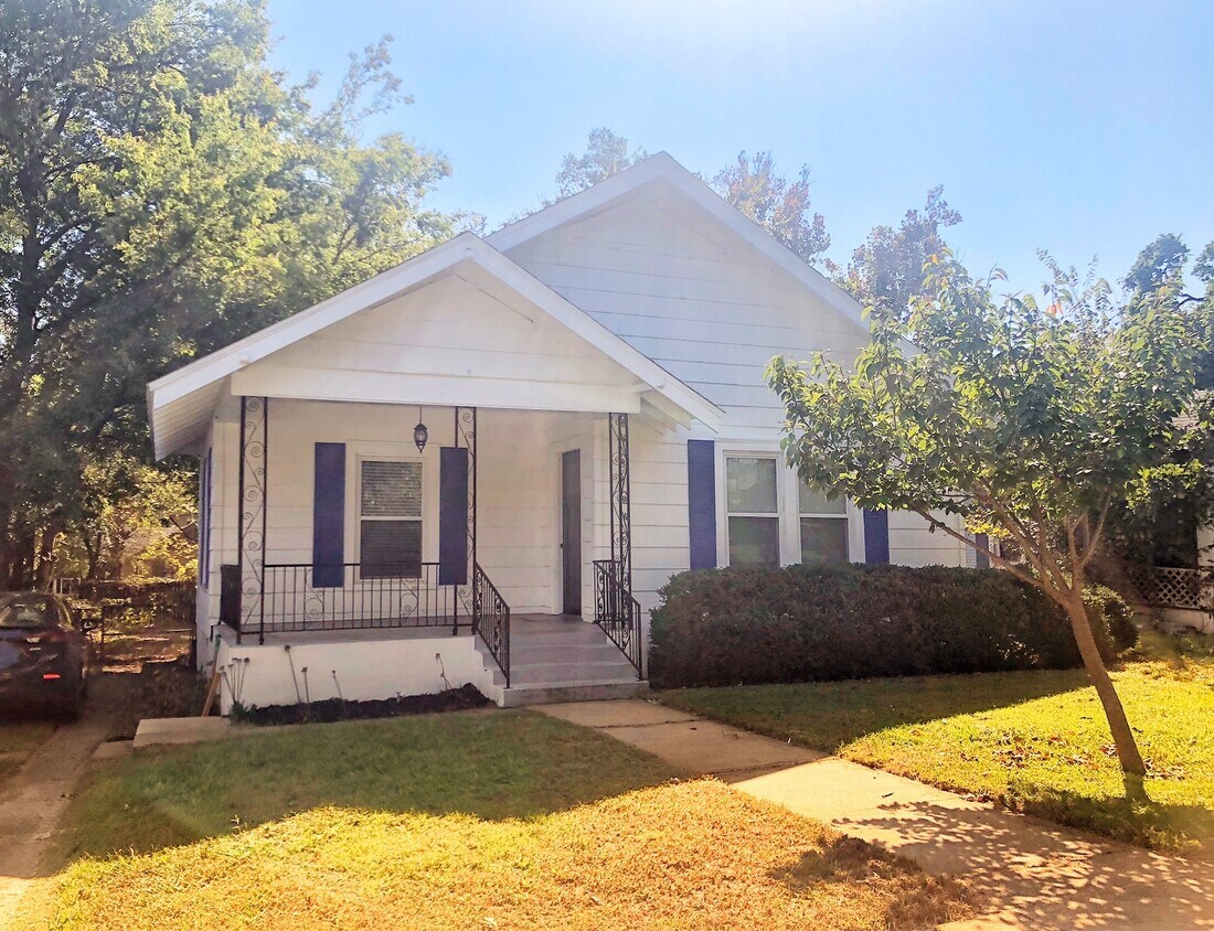 1126 W Woodard St, Denison, TX 75020 House Rental in Denison, TX