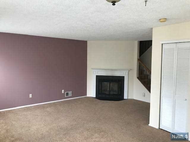 Building Photo - 487 Quince Ct