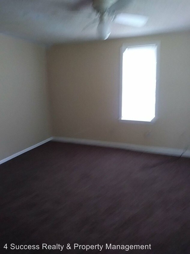 Building Photo - 3 br, 2 bath House - 508 W. Peebles Rd.
