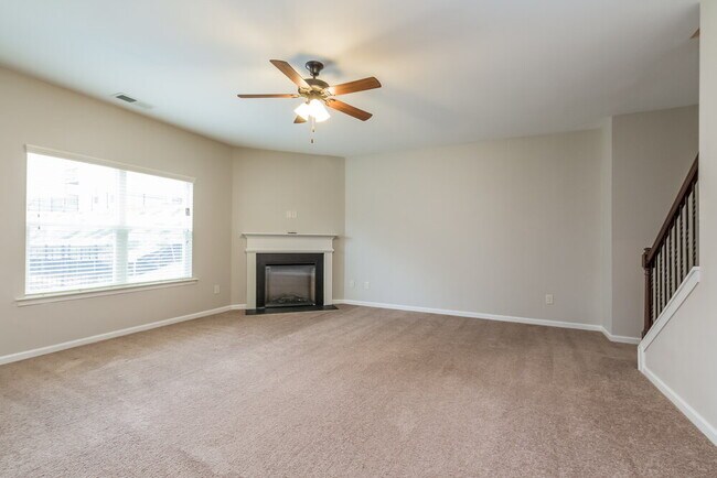 Building Photo - 119 Cessna Dr