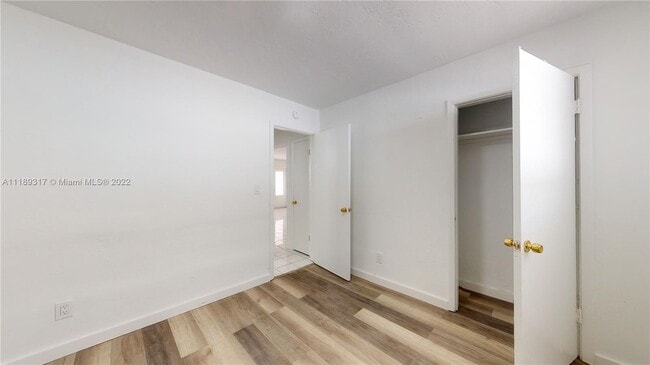 Building Photo - 505 NE 30th St
