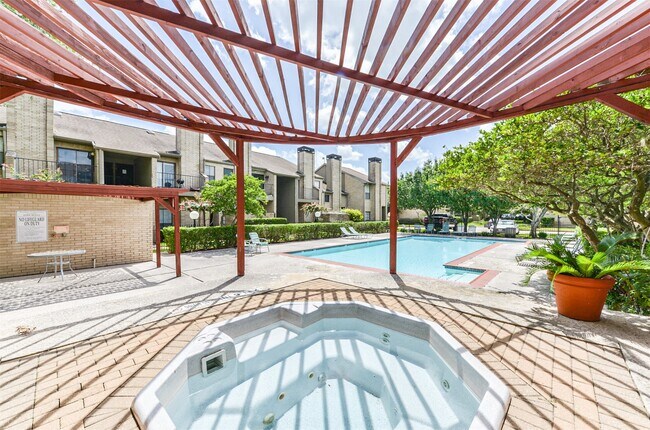 Foto del edificio - 10811 Richmond Ave.