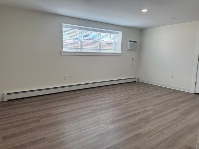 Foto del edificio - 2 Bed • 1 Bath • Renovated Unit • Parking • Dishwasher • A/C