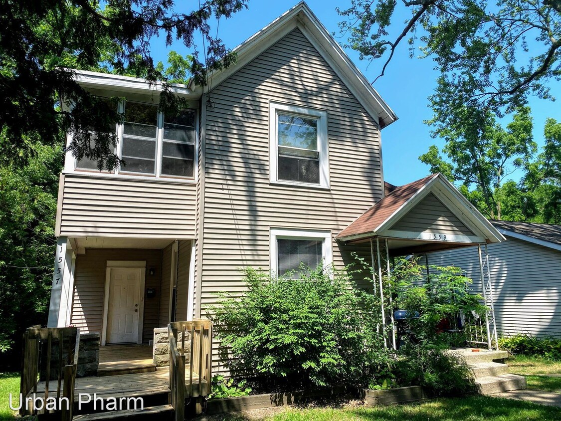 Primary Photo - 1557-1559 Forrest Ave NE