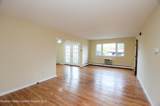 Foto del edificio - 30 Lamb Ave