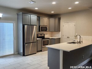 Foto del edificio - 1019 W Rosewood Ave