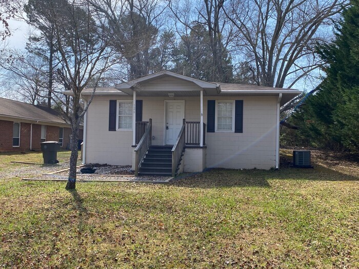 Foto principal - 2 bedroom, 1 bath home in Forest City