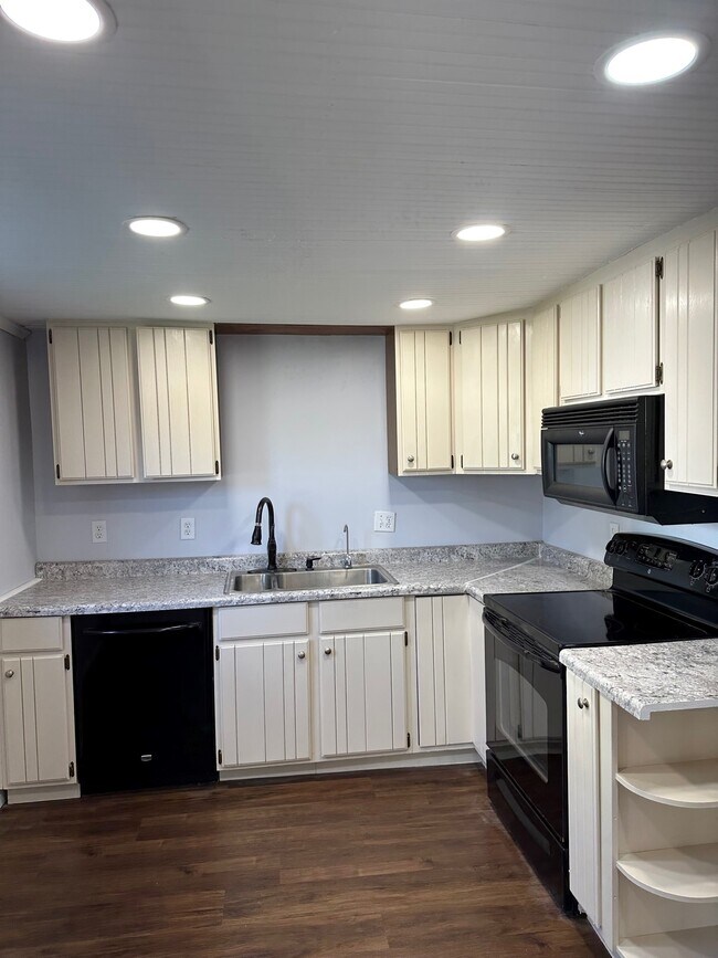 Lavavajillas/cocina/microondas - 120 S 4th St