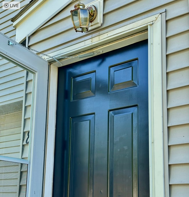 Front Entrance - 91 Faith St