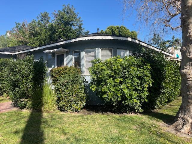 Foto del edificio - 10913 Moorpark St