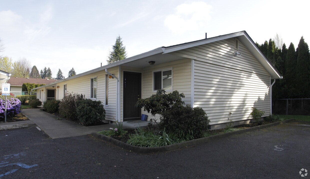 Building Photo - 3510 NE 54th St
